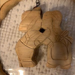 Brite Idea craft wreath with kissing couples. New